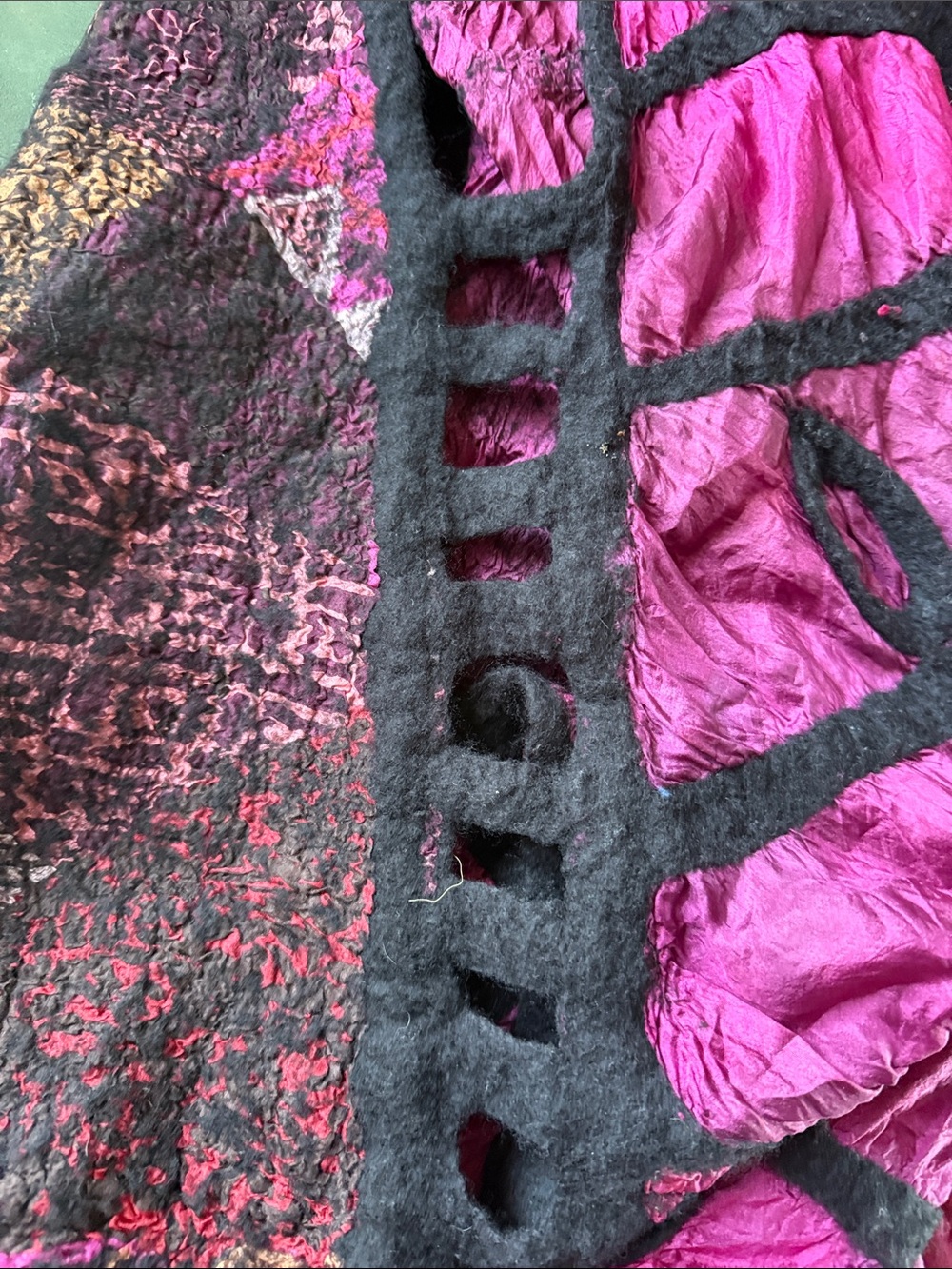 Hand Crafted Pink & Black Hooded Draped Cape 100%Painting silk and 100%wool - Picture 9 of 12